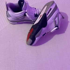 Midnight Navy Jordna 4’s